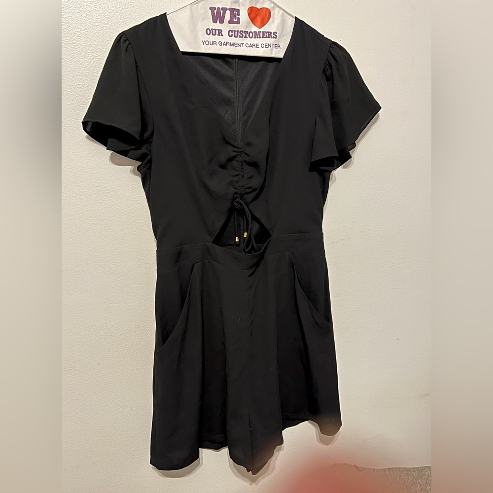 Black Express Cut Out Romper - SO flattering on! Black, size 4